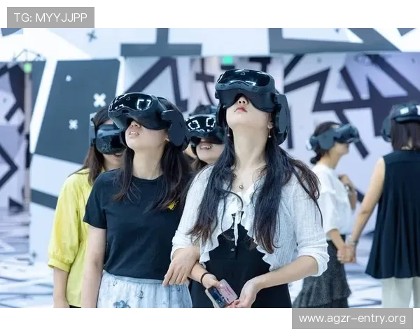 真人BG游戏带你体验沉浸式互动的极致快感，打造最真实的虚拟恋爱体验